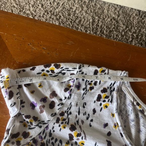 Anthropologie The Quinn Short V Neck flowers Small - Picture 6 of 8